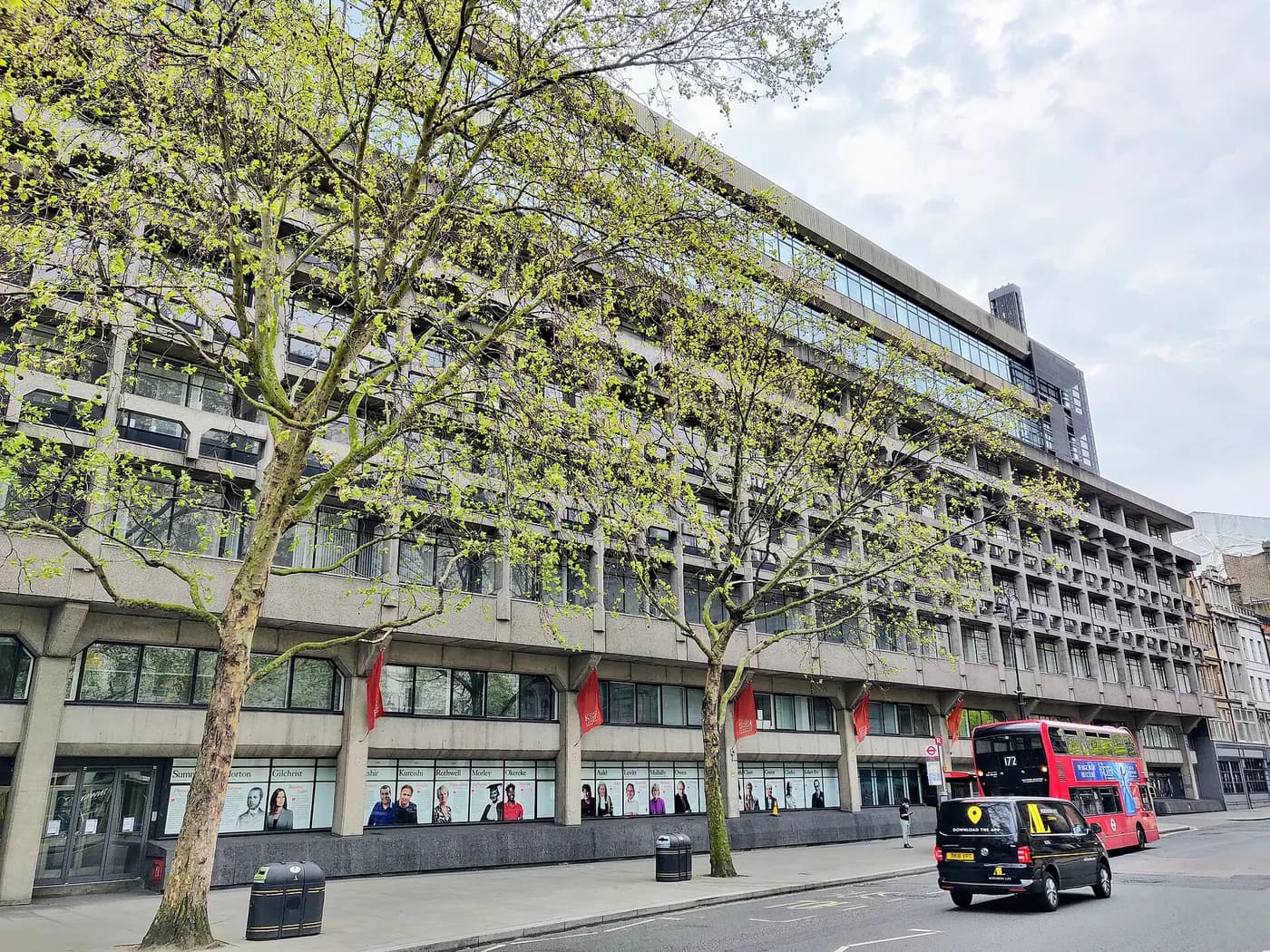 كينغز كوليدج لندن — Strand Building, King's College London.jpg