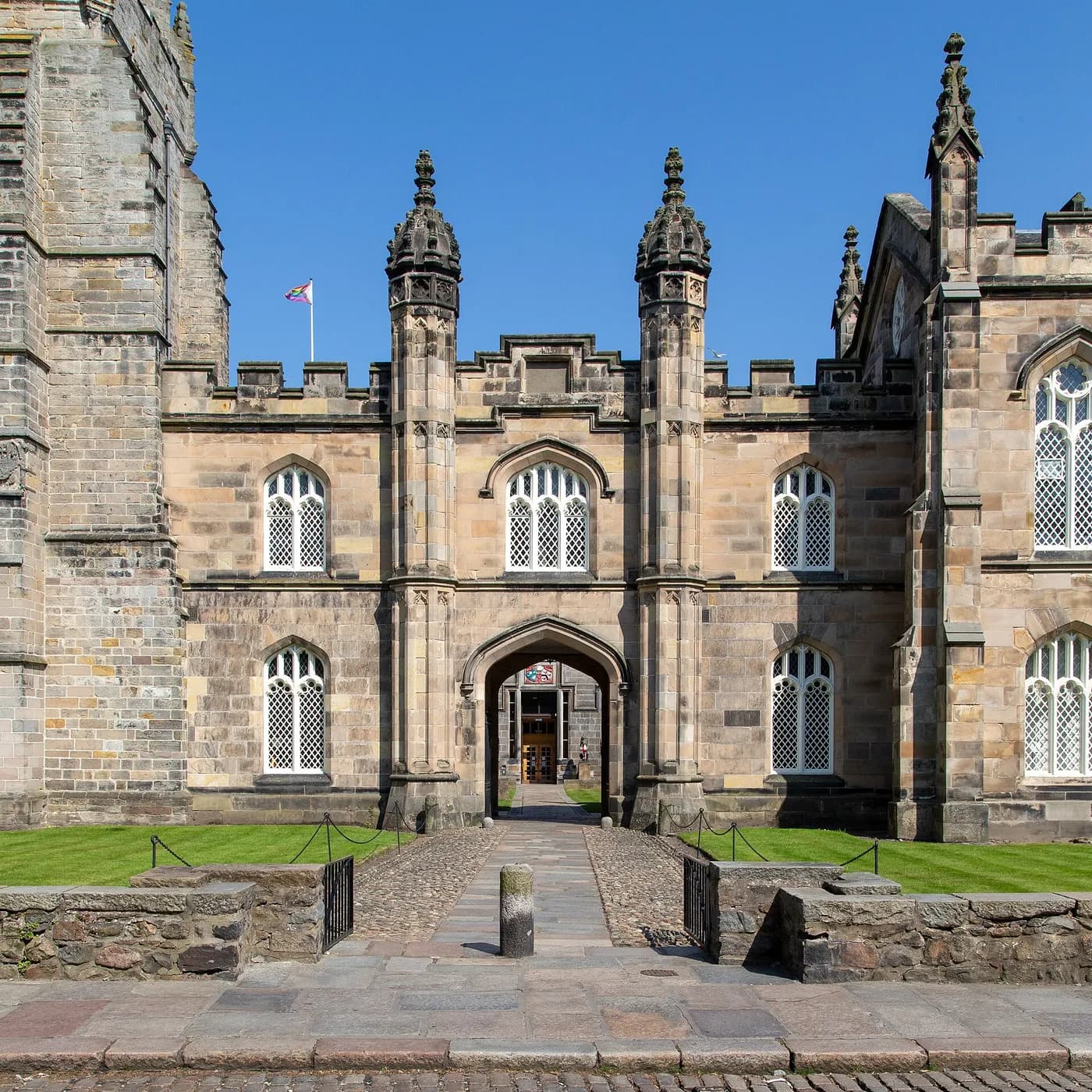 جامعة أبردين — King's College, Old Aberdeen (53437536516).jpg