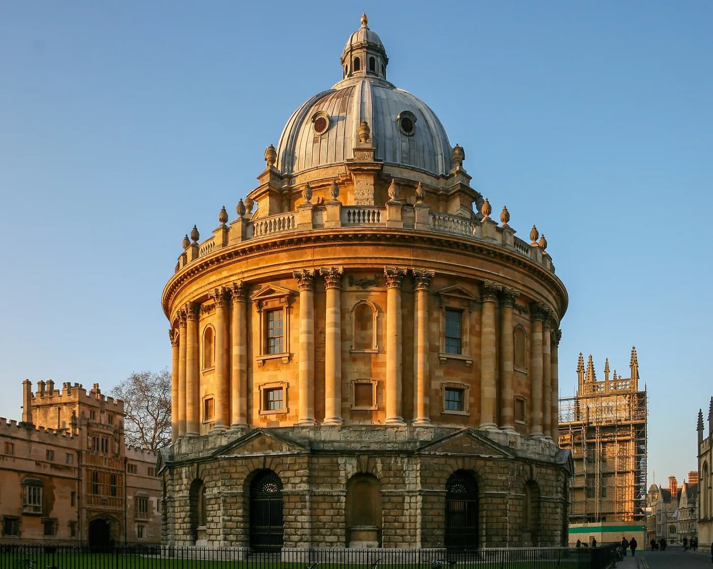 جامعة أكسفورد — Radcliffe Camera, Oxford.jpg